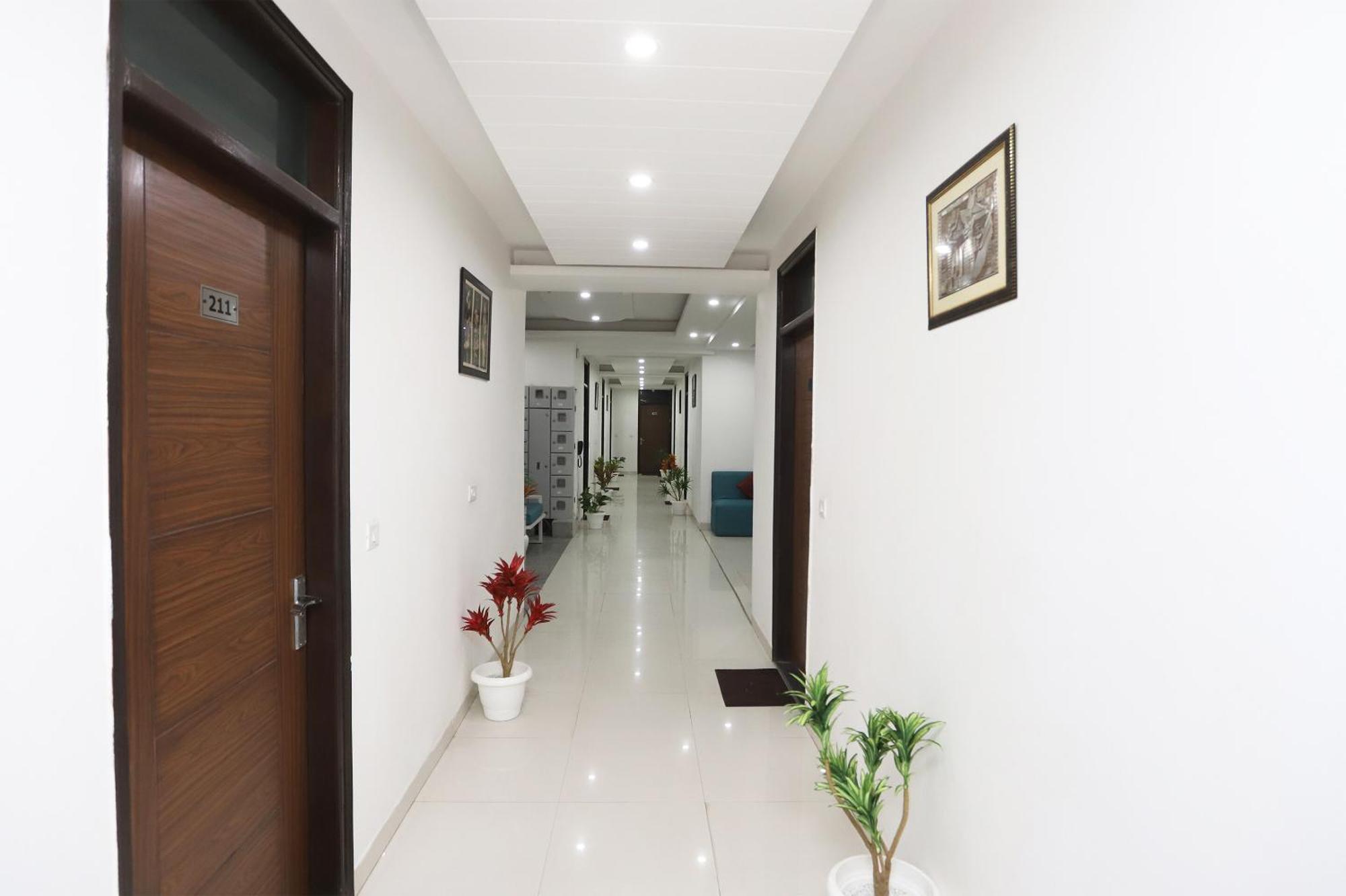 Super Capital O Levanti Near Aravali Biodiversity Park Гургаон Экстерьер фото